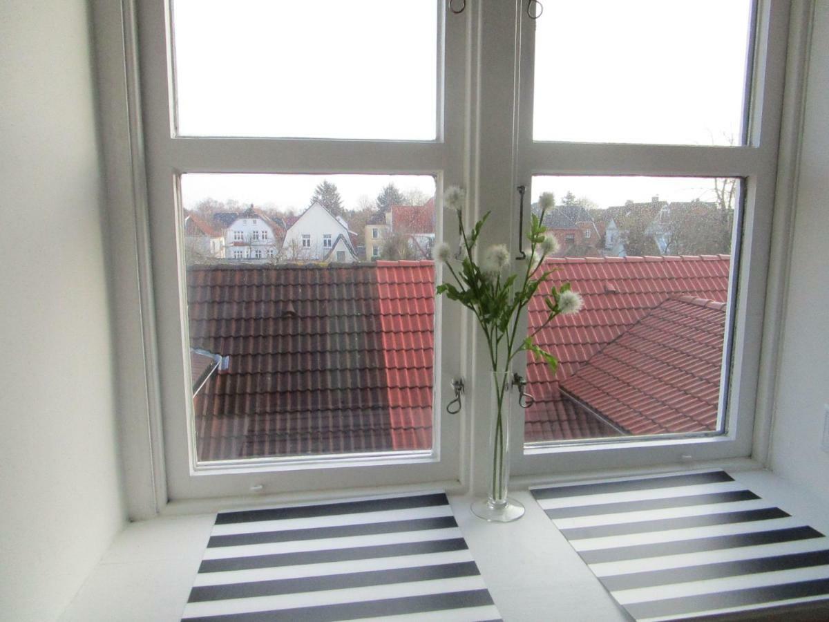Ferienwohnungen Hebbel Husum  Bagian luar foto