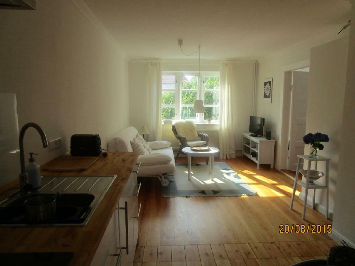 Ferienwohnungen Hebbel Husum  Bagian luar foto
