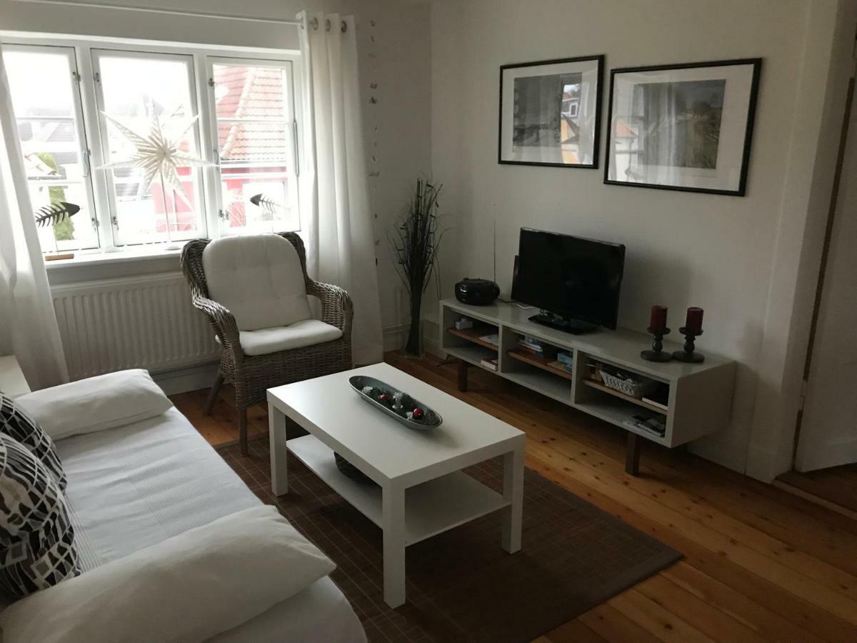 Ferienwohnungen Hebbel Husum  Bagian luar foto